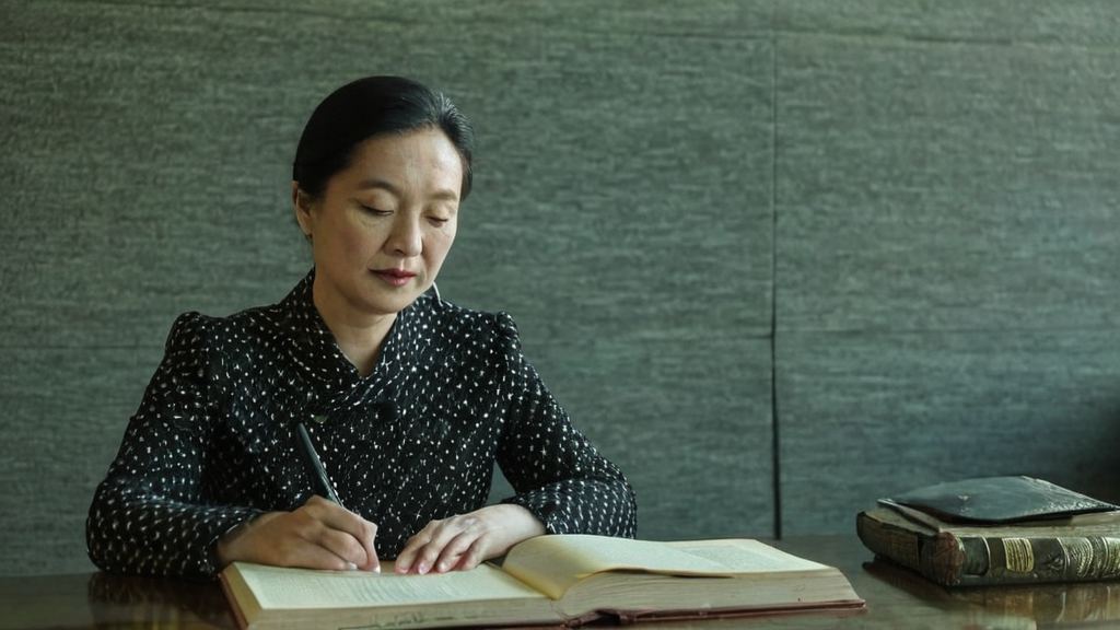 娱乐圈现场吃瓜真相曝光，大左“非主流”发型冲天引热议